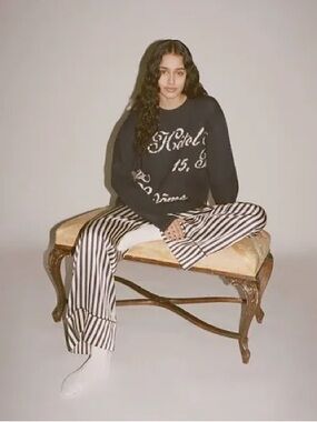 FRAME x Ritz Paris Unisex Cashmere Crewneck Sweater Navy Blue Off White